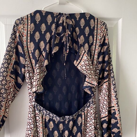 Chelsea 28 Cutout Back Ruffle Hem Long Sleeve Dress - Picture 4 of 5